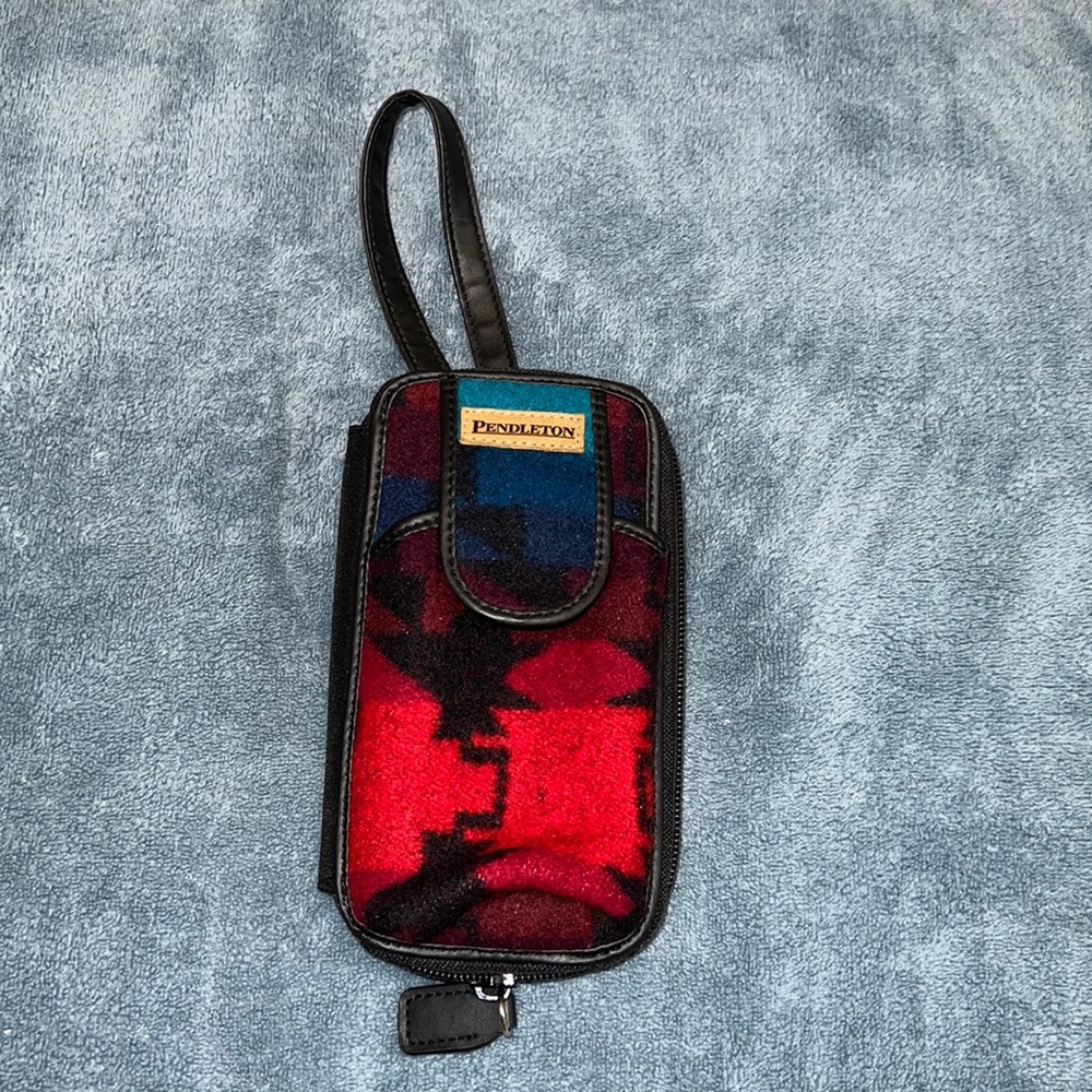 Pendleton Wool Zipper Wrislet Wallet “Good Preowned Condition”